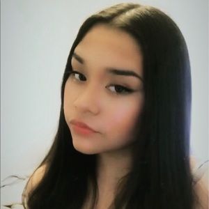 Meet your Posher, Yanira